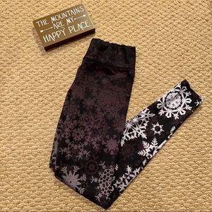 💙5/$25 Snowflake Leggings❄️